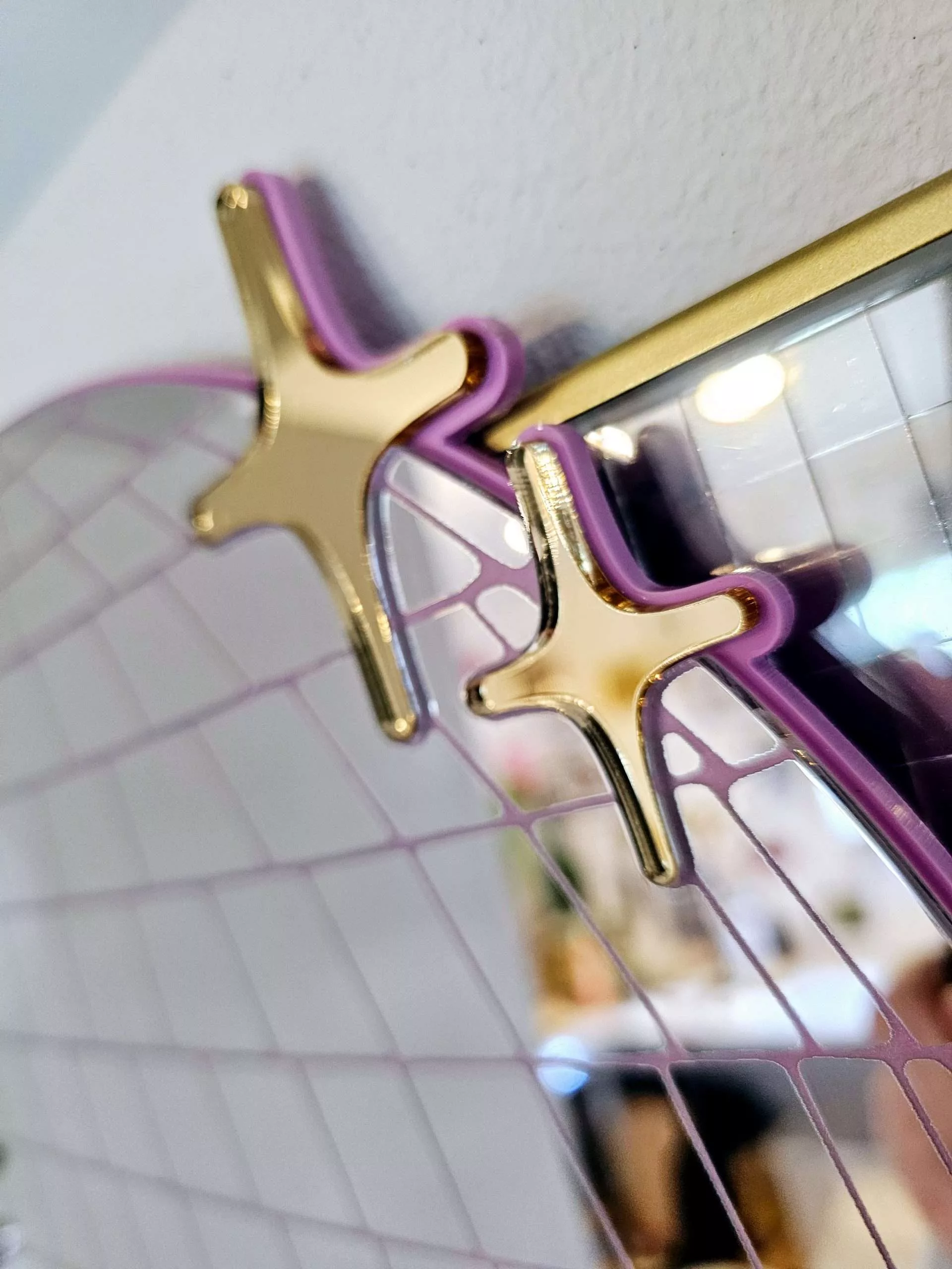 MIRROR, MIRROR ON THE BALL - Image 5