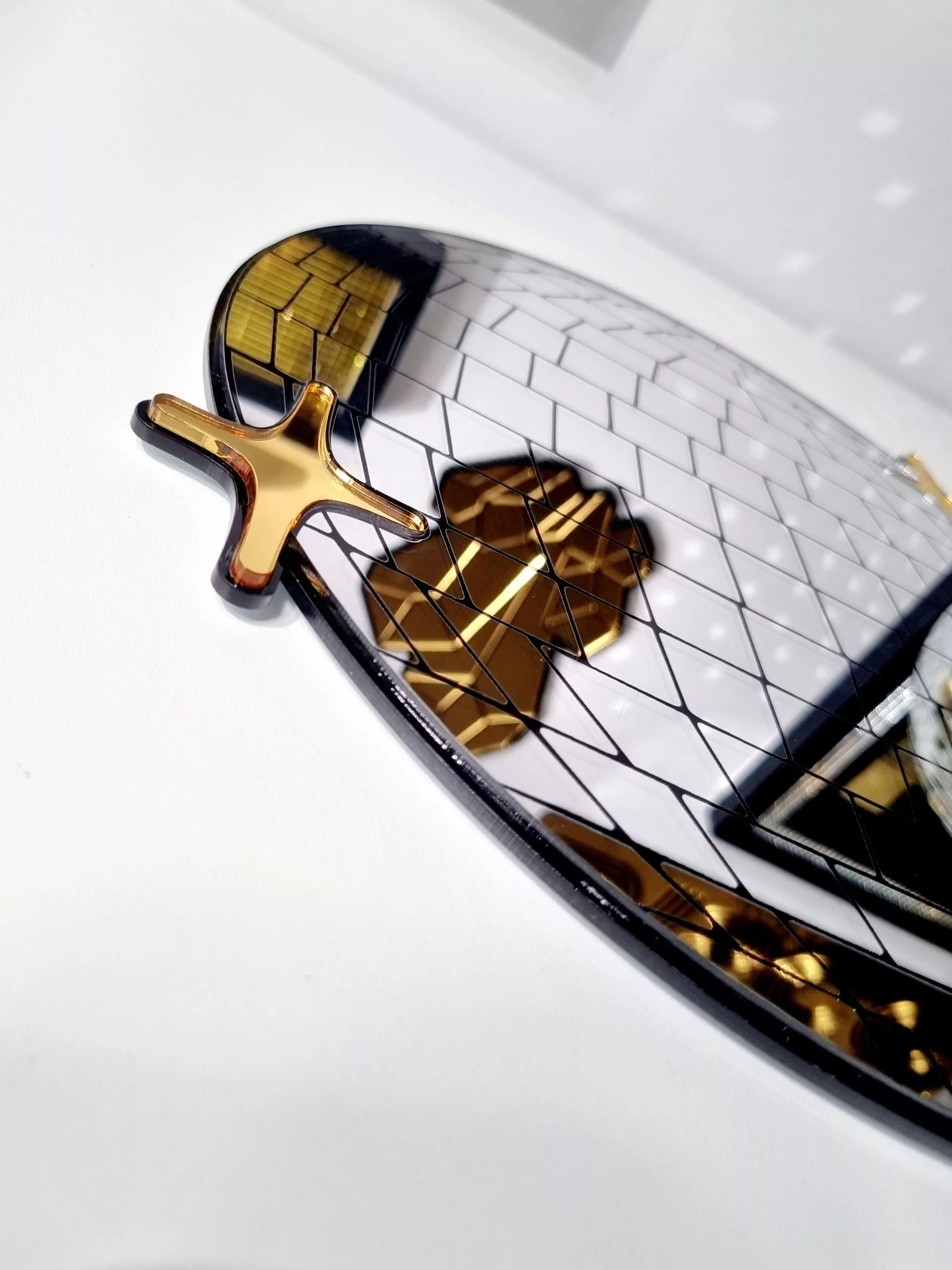 MIRROR, MIRROR ON THE BALL - Image 4