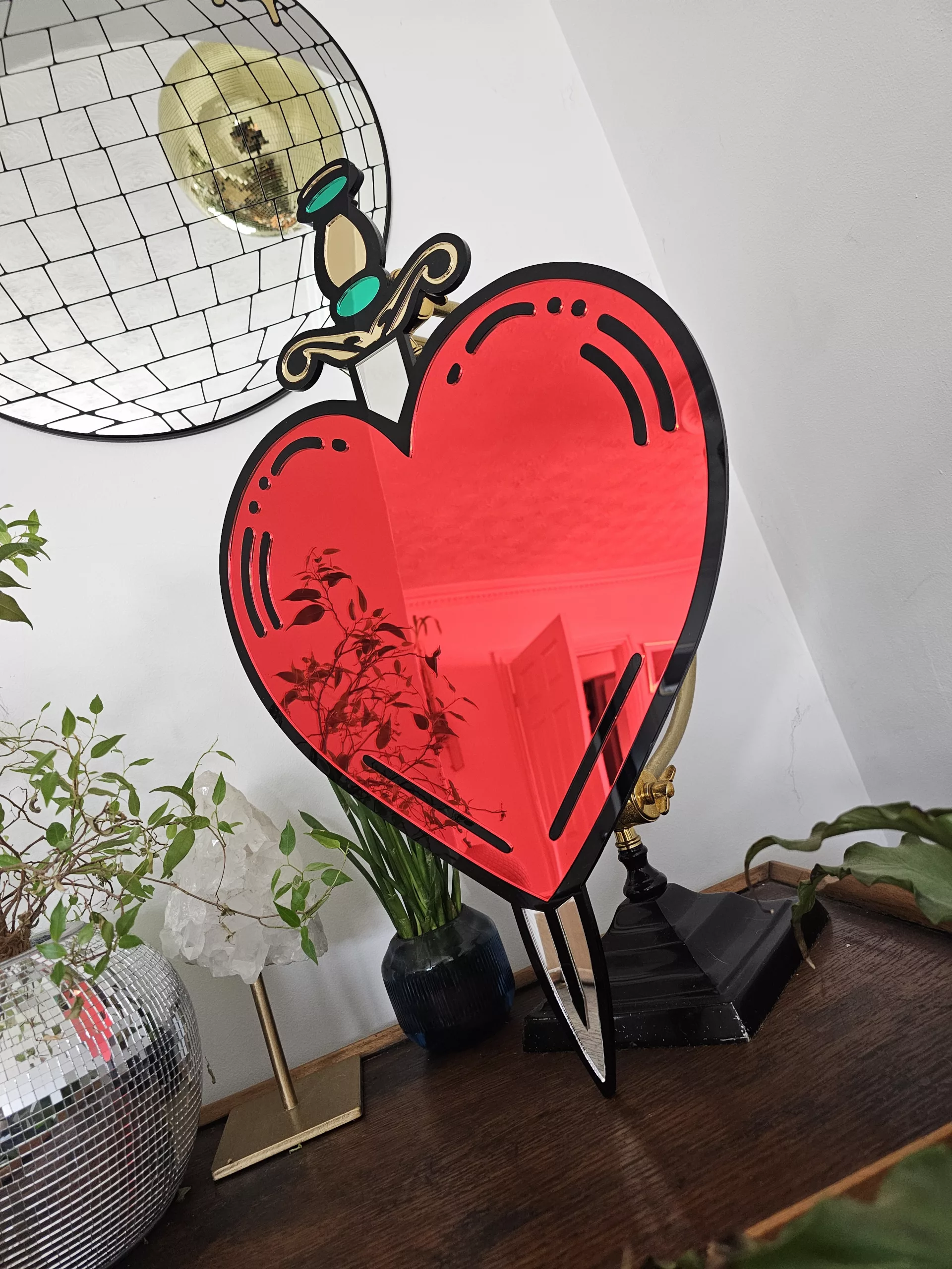 LOVE STRUCK